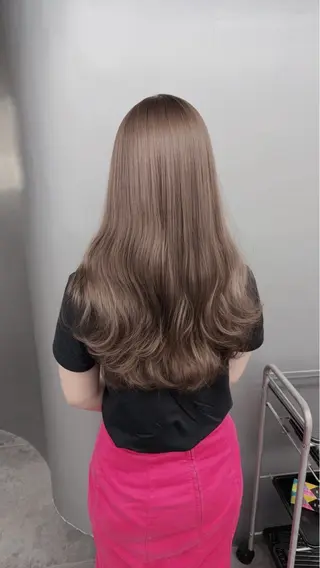 ミディアム カラー ベージュ/グレージュ 🧸あやか/表参道のヘアスタイル