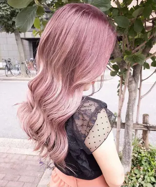 ロング Rlino所属・ﾊｲﾗｲﾄ/ﾚｲﾔｰ ｶｯﾄ/大嶽謙のヘアスタイル