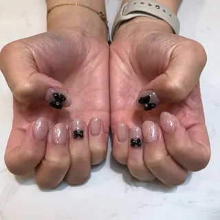 ネイル Raviy  新宿店所属・わたなべ あやかのネイルデザイン