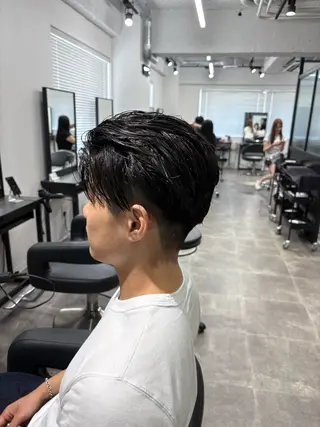 ショート パーマ メンズ 韓国ヘア暗髪 ダブルカラーメンズ可のヘアスタイル