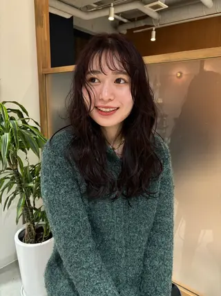 ロング カラー パーマ mei｜顔まわり ×透明感カラーのヘアスタイル