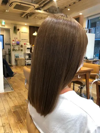 セミロング 山本　恵 (やまもと  けい)のヘアスタイル