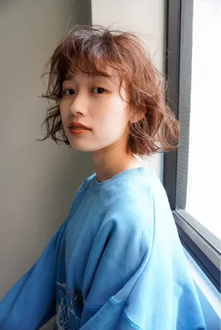 ミディアム パーマ 小林 莉菜のヘアスタイル
