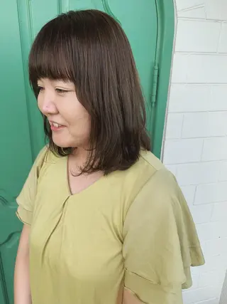 ミディアム カラー 佐藤 美咲のヘアスタイル