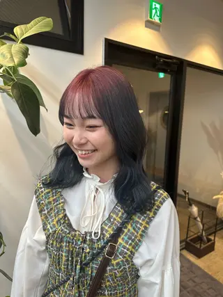 ミディアム カラー yuika .のヘアスタイル