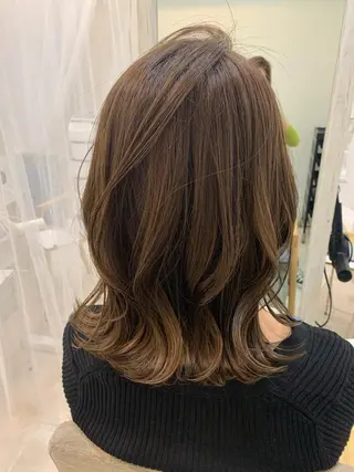 セミロング カラー ヘアアレンジ KINGKONG BARBERSHOP by ALVAREZ所属・takebuchi harukaのヘアスタイル