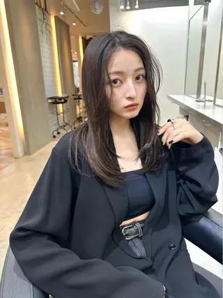 セミロング カラー 艶髪レイヤー顔周り グレージュ添田晃基のヘアスタイル