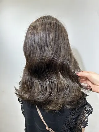 セミロング カラー ヘアアレンジ AOAQUA Carrefourのヘアスタイル