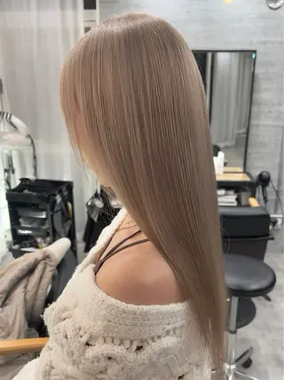 ロング カラー 透明感カラー/レイヤ ーhinata.のヘアスタイル