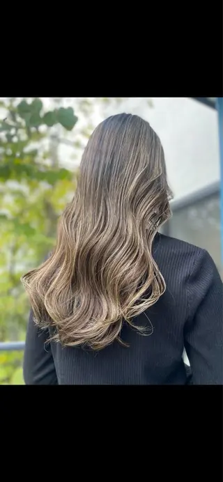 カラー HairSalon ADORE 横浜【アドア】所属・ハイライト×艶カラー ♡MISAKIのヘアスタイル