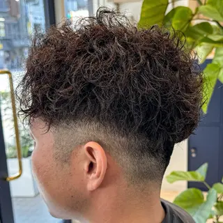 ショート パーマ メンズ 吉田 新平のヘアスタイル