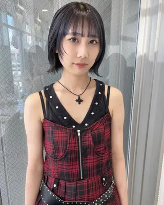 ショート ウルフカット／吉村 桃子のヘアスタイル