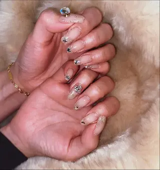 ネイル 《カメレオン》 西田美輝のヘアスタイル