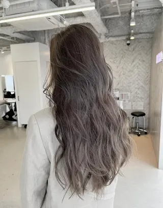 ロング karin💋海外 バタフライカットのヘアスタイル