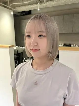 ショート カラー 桃果 momokaのヘアスタイル