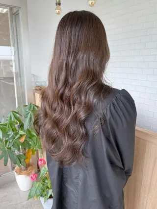 カラー 津田 七美希のヘアスタイル