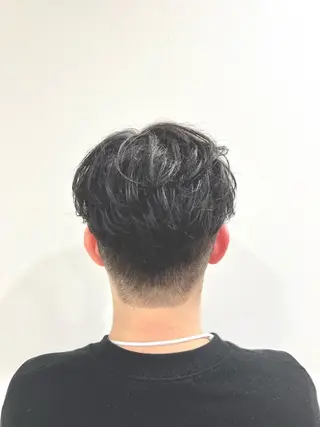 メンズ 心斎橋バレイヤージュ 小林勝貴のヘアスタイル