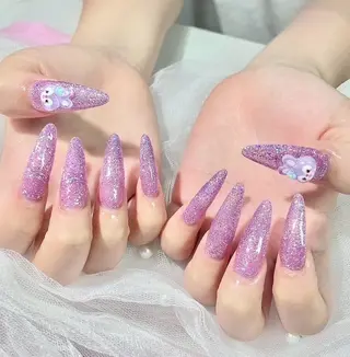 ネイル ロエ所属・Lowé いちごのネイルデザイン