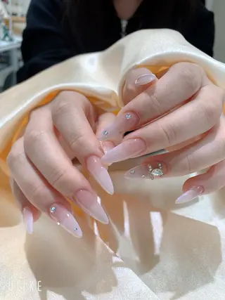 ネイル ネイルサロンAiri 長さ出し·シンプルのネイルデザイン