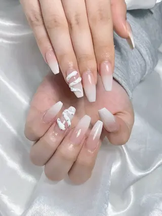 ネイル LEELA NAIL STUDIO所属・LEELA NAIL STUDIOのネイルデザイン