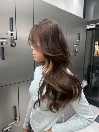 ロング 大人レイヤー/艶髪 🇺🇸TOMONAのヘアスタイル