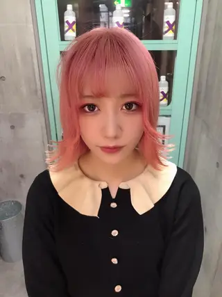 ミディアム カラー ホワイト&レイヤーカ ットエクステ長畠俊輔のヘアスタイル