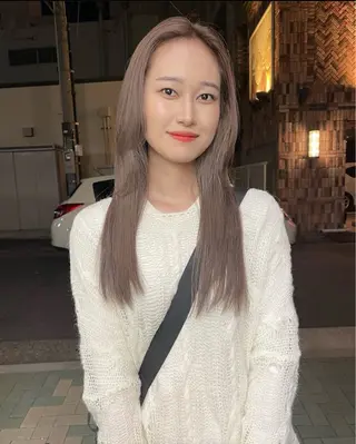 ロング カラー カットモデル/ ハイトーン/ゆうあのヘアスタイル