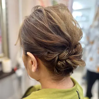 セミロング ヘアアレンジ nail＆eyelash　unjour所属・Unjour Kanaのヘアスタイル
