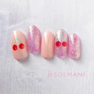ネイル SOLMANI 予約担当のネイルデザイン