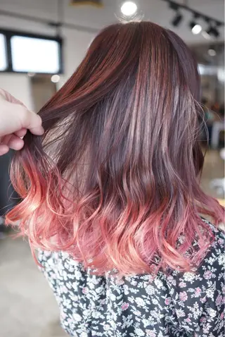 ロング カラー ハイトーン/レイヤー /ケアブリーチ石川治のヘアスタイル