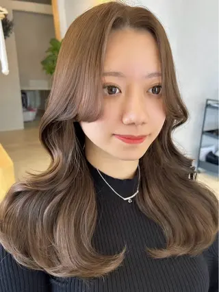 ロング まなり See.のヘアスタイル