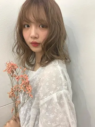 セミロング KAORU オリーブカラーのヘアスタイル