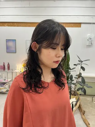 セミロング ボブパーマ🥣KON コンナツミのヘアスタイル
