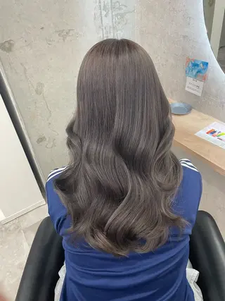 カラー よしもと ひなのヘアスタイル