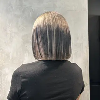 ショート カラー ✨うる艶/ブリーチ✨ 𝓡𝒖𝓷𝐚💋のヘアスタイル
