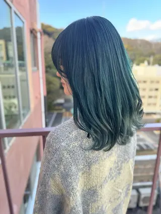 セミロング カラー Viage （ビアージュ）のヘアスタイル