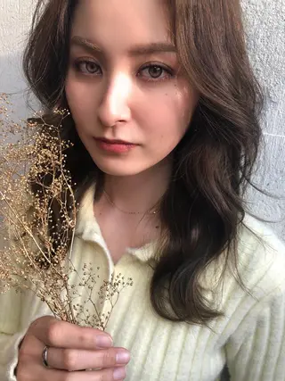 ロング カラー hisano / ハイトーン・透明感のヘアスタイル