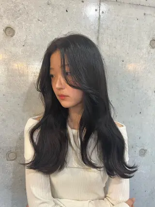 ロング カラー ロングレイヤー/ 骨格矯正/有馬颯汰のヘアスタイル
