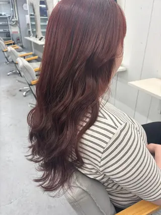 ロング 腰越 麻奈のヘアスタイル