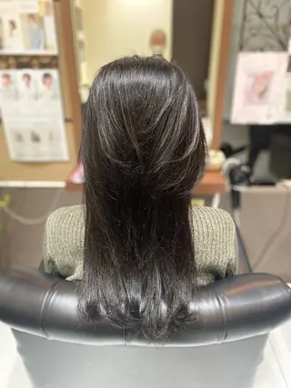 ロング 横手 亜紀のヘアスタイル