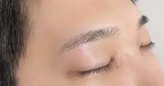 アイブロウ une FEMINの眉毛・アイブロウイメージ