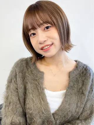 ショート カラー 艶カラー/レイヤー カット✂️近澤瑠以のヘアスタイル