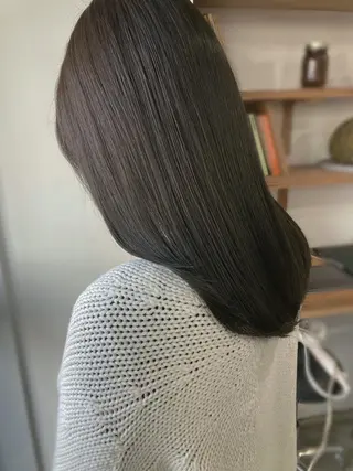 ミディアム roka ノゾミのヘアスタイル