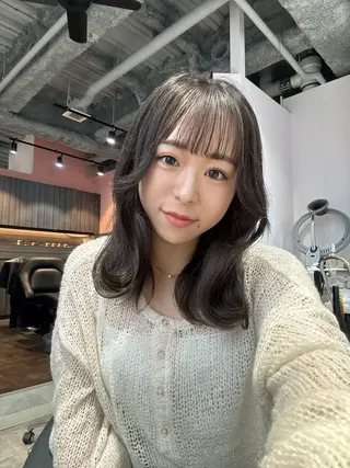 ミディアム shes茶屋町アリサ 🎀顔周り×韓国風のヘアスタイル