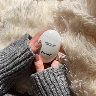 ミディアム 𝐞𝐚𝐜𝐡 nanami🩰のネイルデザイン