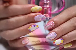 ネイル ママリンド　志村坂上店所属・しみ えんのネイルデザイン