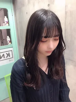 カラー ウルフカットデザイン カラー特化アールイーのヘアスタイル