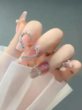 ネイル TOUTOU所属・TOUTOU. Yuriのネイルデザイン