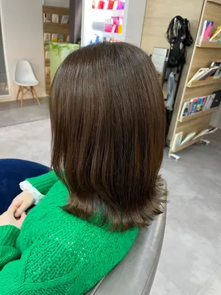 ミディアム カラー 三品 早妃のヘアスタイル