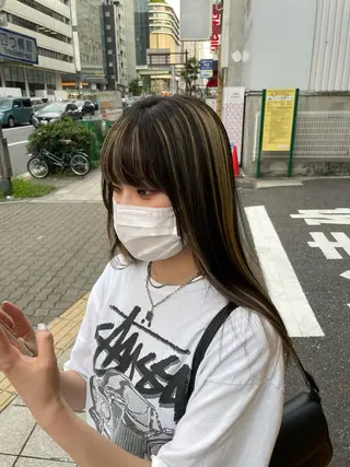 ロング カラー 檜谷 晴のヘアスタイル